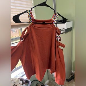 Cold Shoulder Long Sleeve Tee